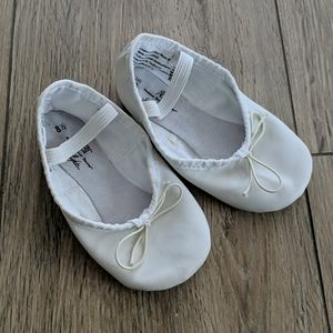 ⭐ SOLD ⭐Toddler ballet slippers